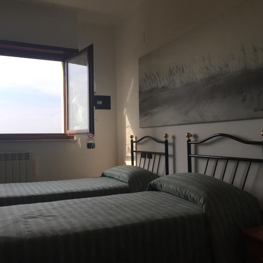 Bb Nuova Fiera Di Roma Bed & Breakfast Fiumicino Exterior foto